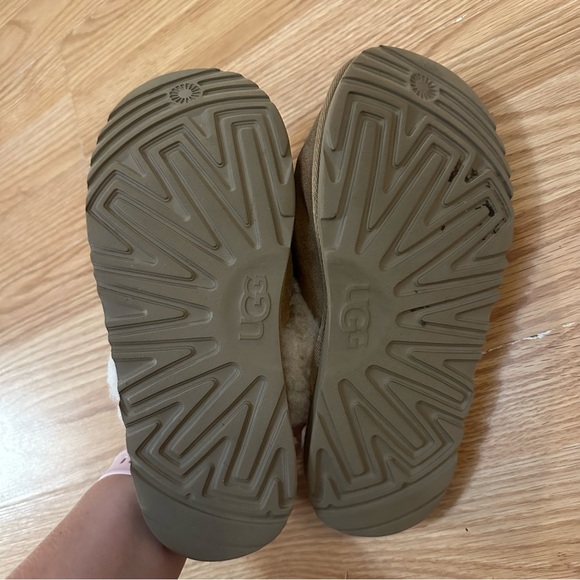 UGG Scuffette Womens Shearling House Shoes Slippers Chestnut Tan Size 7 Womens - Picture 6 of 7